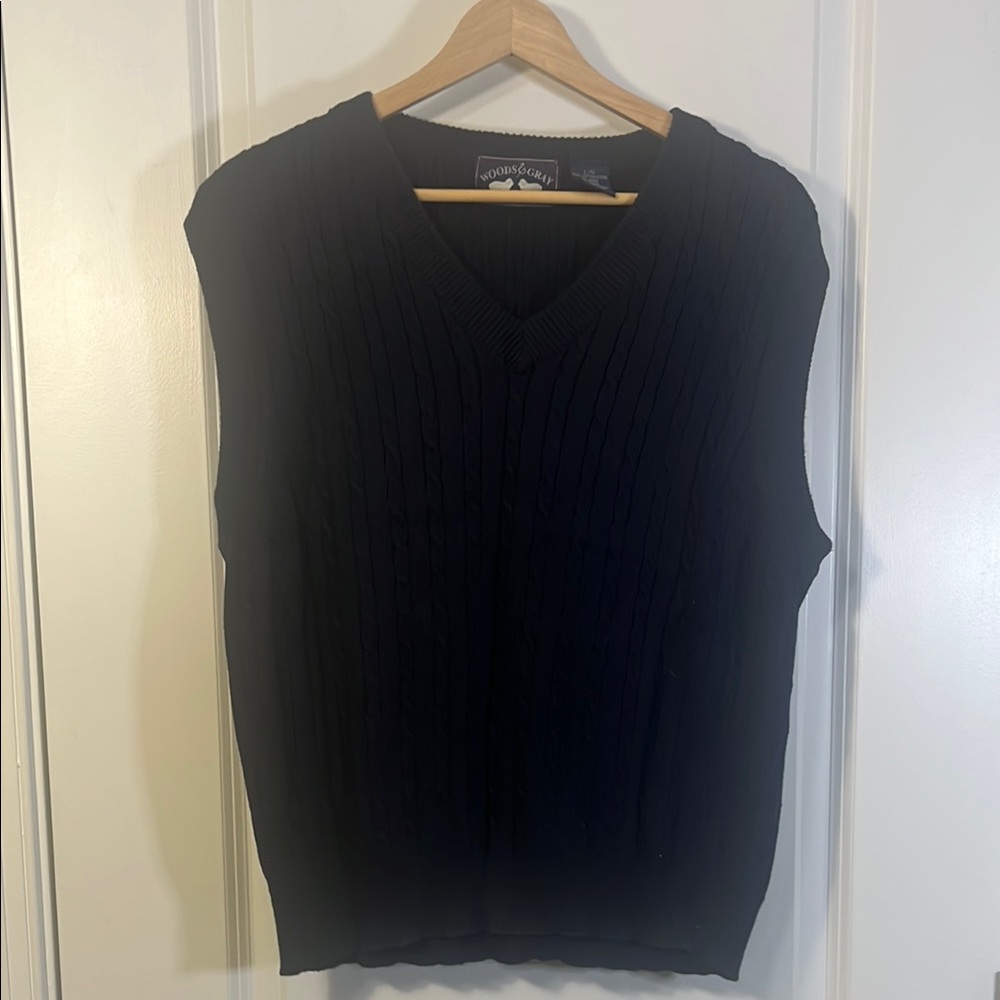 Dark navy blue Woods & Gray sweater vest size large